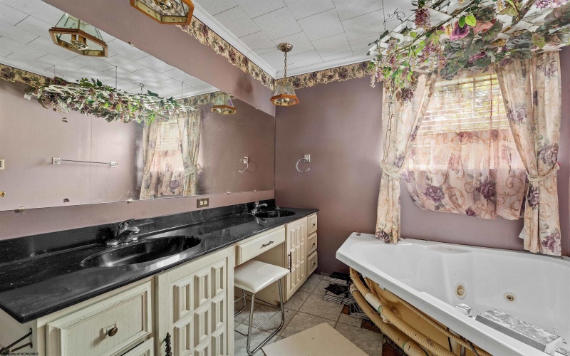 1021 Willis Drive, Morgantown, West Virginia 26501, 5 Bedrooms Bedrooms, 9 Rooms Rooms,4 BathroomsBathrooms,Single Family Detached,For Sale,Willis,10160583