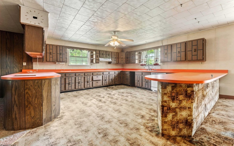 1021 Willis Drive, Morgantown, West Virginia 26501, 5 Bedrooms Bedrooms, 9 Rooms Rooms,4 BathroomsBathrooms,Single Family Detached,For Sale,Willis,10160583