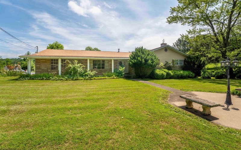 1021 Willis Drive, Morgantown, West Virginia 26501, 5 Bedrooms Bedrooms, 9 Rooms Rooms,4 BathroomsBathrooms,Single Family Detached,For Sale,Willis,10160583