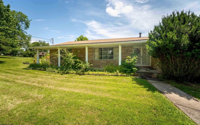 1021 Willis Drive, Morgantown, West Virginia 26501, 5 Bedrooms Bedrooms, 9 Rooms Rooms,4 BathroomsBathrooms,Single Family Detached,For Sale,Willis,10160583