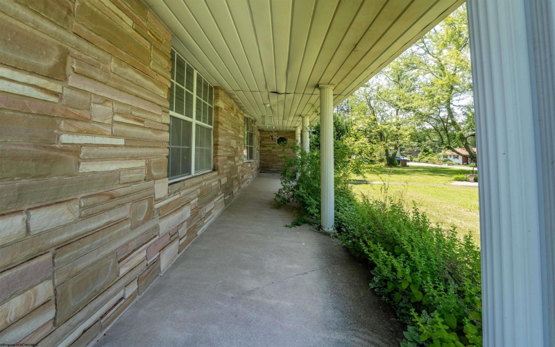 1021 Willis Drive, Morgantown, West Virginia 26501, 5 Bedrooms Bedrooms, 9 Rooms Rooms,4 BathroomsBathrooms,Single Family Detached,For Sale,Willis,10160583