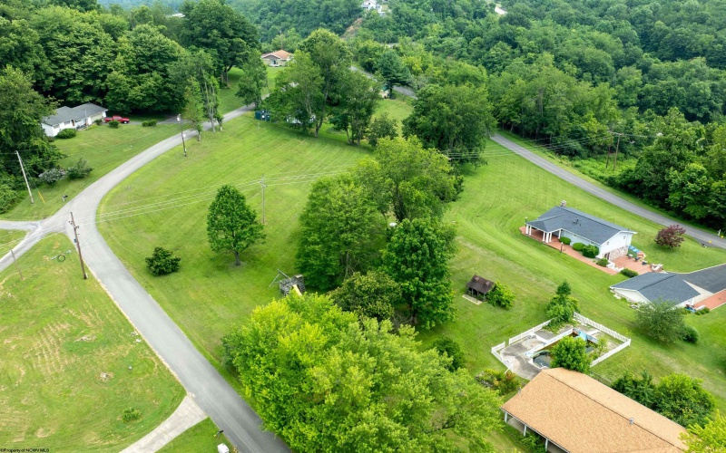1021 Willis Drive, Morgantown, West Virginia 26501, 5 Bedrooms Bedrooms, 9 Rooms Rooms,4 BathroomsBathrooms,Single Family Detached,For Sale,Willis,10160583
