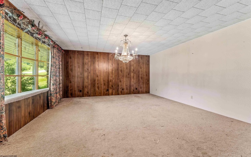 1021 Willis Drive, Morgantown, West Virginia 26501, 5 Bedrooms Bedrooms, 9 Rooms Rooms,4 BathroomsBathrooms,Single Family Detached,For Sale,Willis,10160583