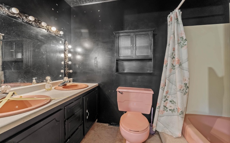 1021 Willis Drive, Morgantown, West Virginia 26501, 5 Bedrooms Bedrooms, 9 Rooms Rooms,4 BathroomsBathrooms,Single Family Detached,For Sale,Willis,10160583