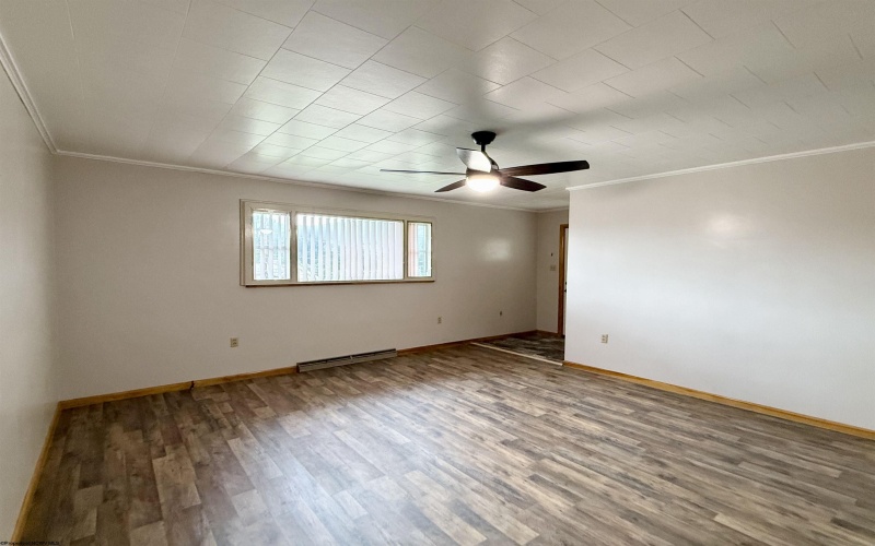 407 Howard Street, Shinnston, West Virginia 26431, 3 Bedrooms Bedrooms, 10 Rooms Rooms,2 BathroomsBathrooms,Single Family Detached,For Sale,Howard,10160587
