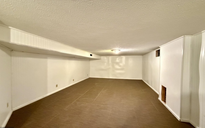 407 Howard Street, Shinnston, West Virginia 26431, 3 Bedrooms Bedrooms, 10 Rooms Rooms,2 BathroomsBathrooms,Single Family Detached,For Sale,Howard,10160587
