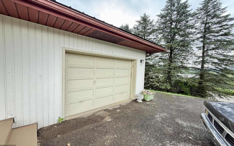 407 Howard Street, Shinnston, West Virginia 26431, 3 Bedrooms Bedrooms, 10 Rooms Rooms,2 BathroomsBathrooms,Single Family Detached,For Sale,Howard,10160587