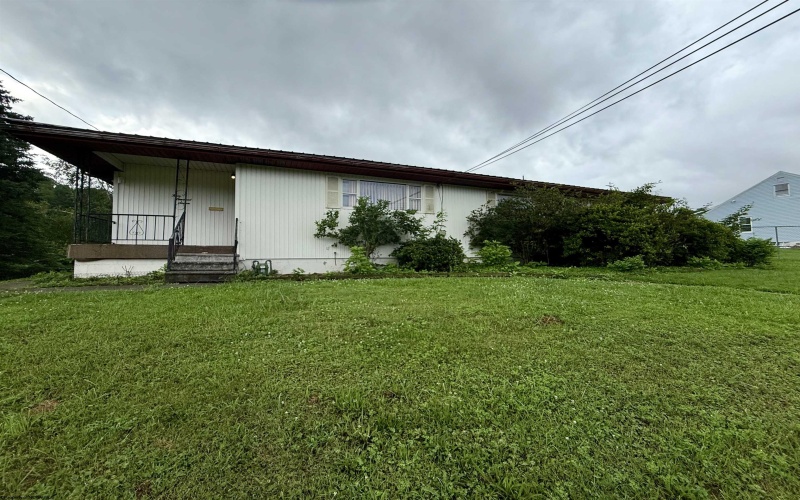 407 Howard Street, Shinnston, West Virginia 26431, 3 Bedrooms Bedrooms, 10 Rooms Rooms,2 BathroomsBathrooms,Single Family Detached,For Sale,Howard,10160587