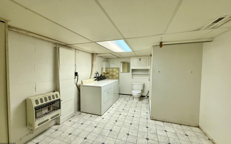 407 Howard Street, Shinnston, West Virginia 26431, 3 Bedrooms Bedrooms, 10 Rooms Rooms,2 BathroomsBathrooms,Single Family Detached,For Sale,Howard,10160587