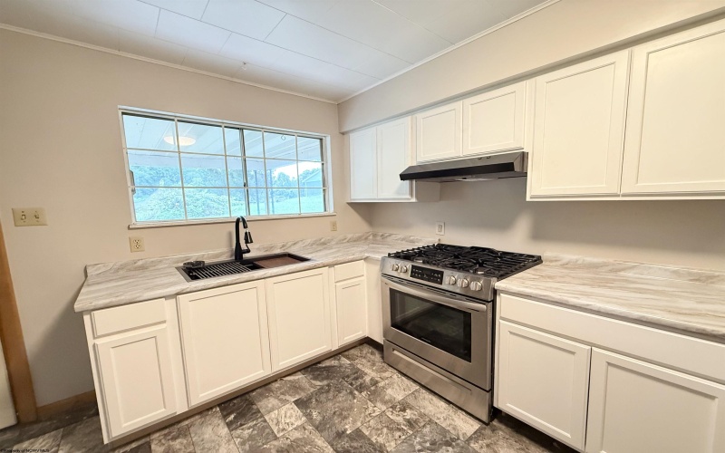 407 Howard Street, Shinnston, West Virginia 26431, 3 Bedrooms Bedrooms, 10 Rooms Rooms,2 BathroomsBathrooms,Single Family Detached,For Sale,Howard,10160587