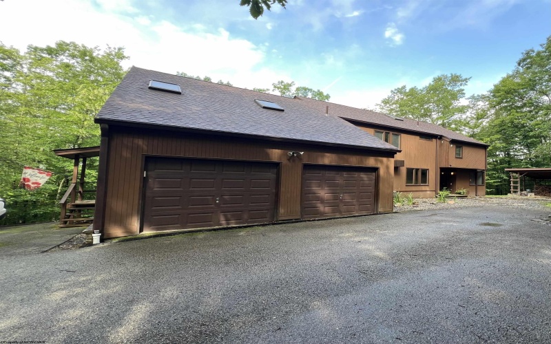 463 Eastwood Drive, Elkins, West Virginia 26241, 4 Bedrooms Bedrooms, 10 Rooms Rooms,2 BathroomsBathrooms,Single Family Detached,For Sale,Eastwood,10160588