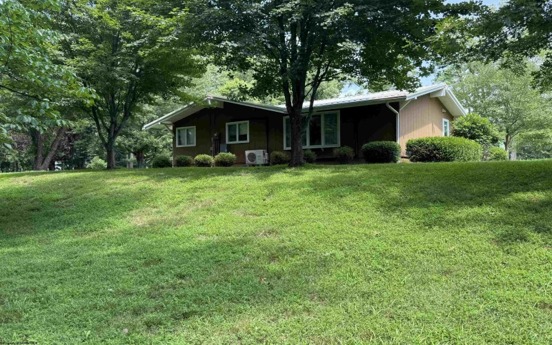 20 Mount Vista Drive, Buckhannon, West Virginia 26201, 4 Bedrooms Bedrooms, 9 Rooms Rooms,3 BathroomsBathrooms,Single Family Detached,For Sale,Mount Vista,10160585