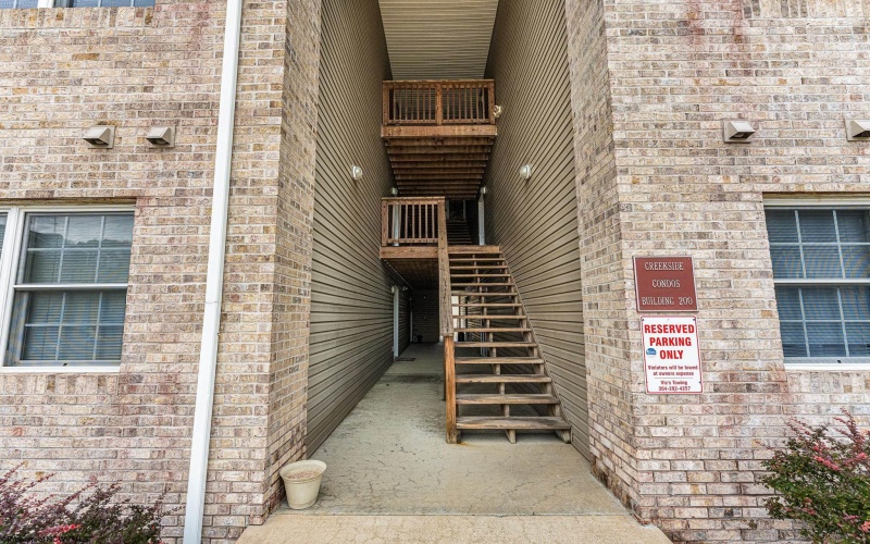 212 Creekside Drive, Morgantown, West Virginia 26508, 1 Bedroom Bedrooms, 2 Rooms Rooms,1 BathroomBathrooms,Single Family Attached,For Sale,Creekside,10160592