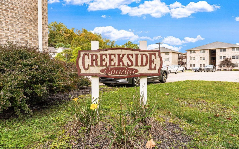 212 Creekside Drive, Morgantown, West Virginia 26508, 1 Bedroom Bedrooms, 2 Rooms Rooms,1 BathroomBathrooms,Single Family Attached,For Sale,Creekside,10160592