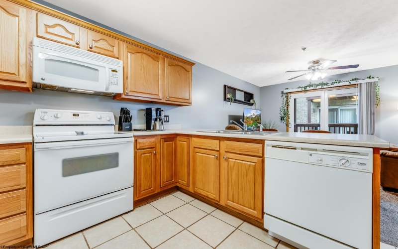 212 Creekside Drive, Morgantown, West Virginia 26508, 1 Bedroom Bedrooms, 2 Rooms Rooms,1 BathroomBathrooms,Single Family Attached,For Sale,Creekside,10160592