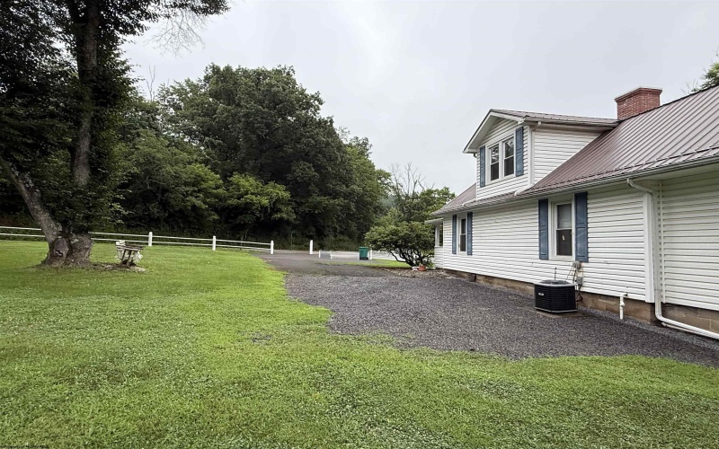 12 Hughes River Road, West Union, West Virginia 26456, 3 Bedrooms Bedrooms, 10 Rooms Rooms,2 BathroomsBathrooms,Single Family Detached,For Sale,Hughes River,10160596