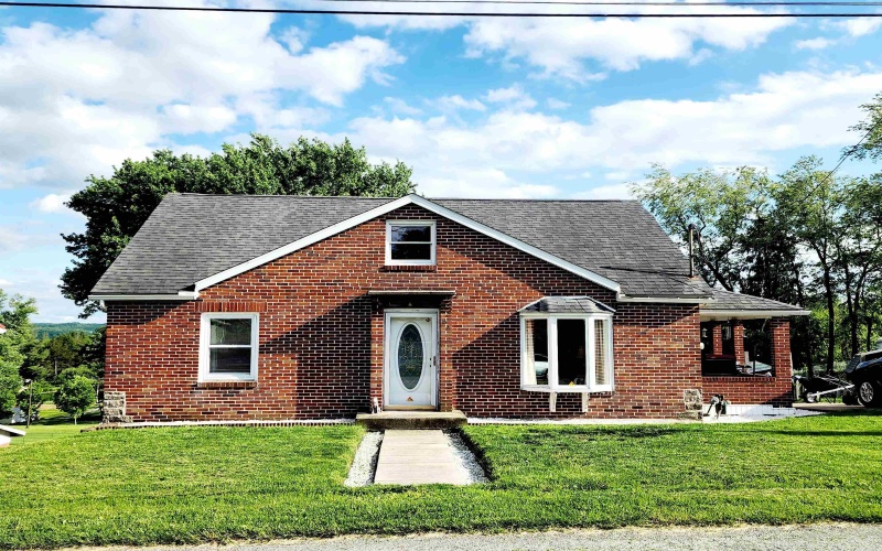 82 Pleasant Street, Masontown, West Virginia 26542, 3 Bedrooms Bedrooms, 6 Rooms Rooms,2 BathroomsBathrooms,Single Family Detached,For Sale,Pleasant,10160616
