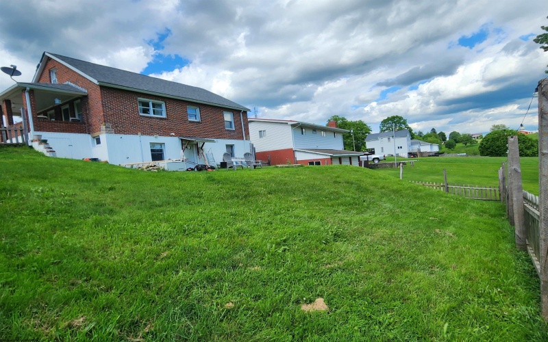 82 Pleasant Street, Masontown, West Virginia 26542, 3 Bedrooms Bedrooms, 6 Rooms Rooms,2 BathroomsBathrooms,Single Family Detached,For Sale,Pleasant,10160616