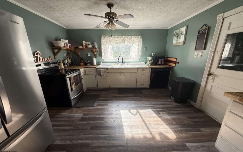29035 Seneca Trail, Valley Head, West Virginia 26294, 3 Bedrooms Bedrooms, 7 Rooms Rooms,1 BathroomBathrooms,Single Family Detached,For Sale,Seneca,10160601