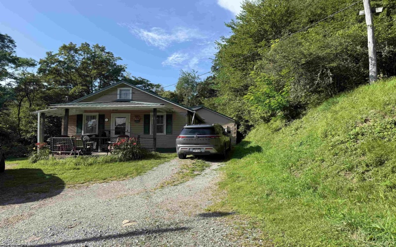 29035 Seneca Trail, Valley Head, West Virginia 26294, 3 Bedrooms Bedrooms, 7 Rooms Rooms,1 BathroomBathrooms,Single Family Detached,For Sale,Seneca,10160601