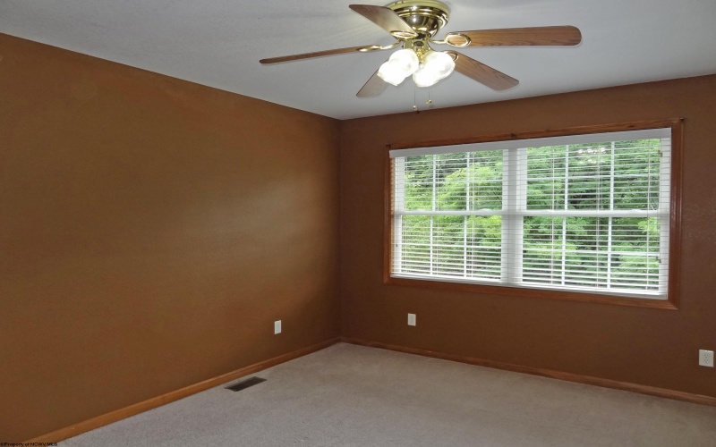 9 Hanna Lane, Morgantown, West Virginia 26505-8063, 2 Bedrooms Bedrooms, 4 Rooms Rooms,1 BathroomBathrooms,Single Family Attached,For Sale,Hanna,10160606