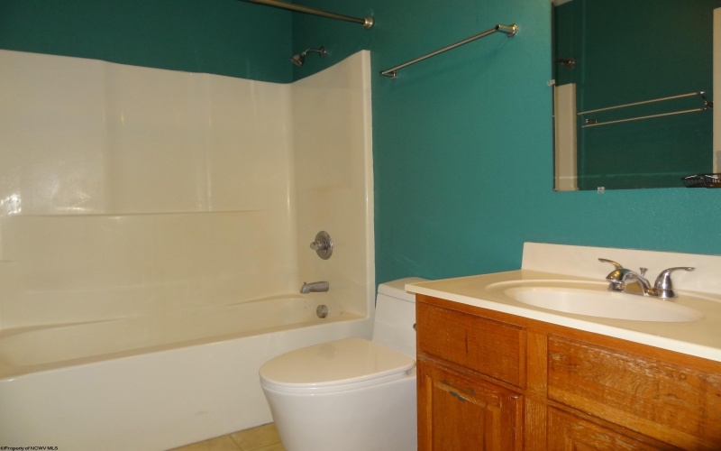 9 Hanna Lane, Morgantown, West Virginia 26505-8063, 2 Bedrooms Bedrooms, 4 Rooms Rooms,1 BathroomBathrooms,Single Family Attached,For Sale,Hanna,10160606