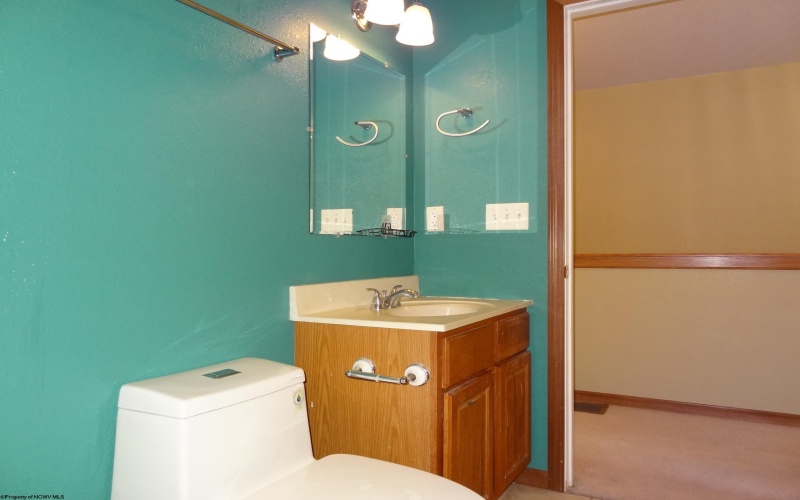 9 Hanna Lane, Morgantown, West Virginia 26505-8063, 2 Bedrooms Bedrooms, 4 Rooms Rooms,1 BathroomBathrooms,Single Family Attached,For Sale,Hanna,10160606
