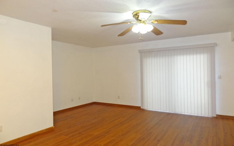 9 Hanna Lane, Morgantown, West Virginia 26505-8063, 2 Bedrooms Bedrooms, 4 Rooms Rooms,1 BathroomBathrooms,Single Family Attached,For Sale,Hanna,10160606