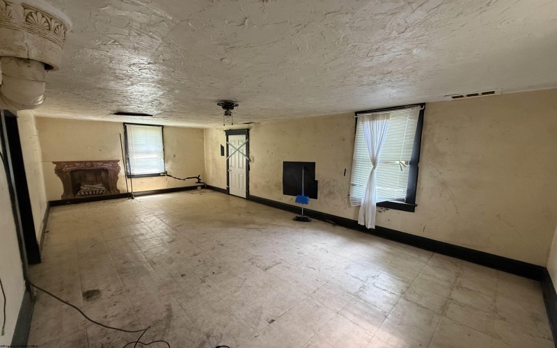 1636 20th Street, Clarksburg, West Virginia 26301, 3 Bedrooms Bedrooms, 6 Rooms Rooms,1 BathroomBathrooms,Single Family Detached,For Sale,20th,10160613