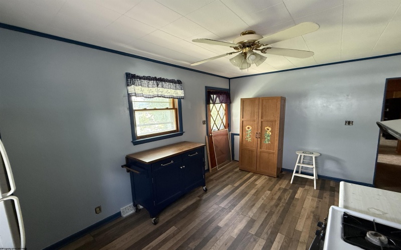 1636 20th Street, Clarksburg, West Virginia 26301, 3 Bedrooms Bedrooms, 6 Rooms Rooms,1 BathroomBathrooms,Single Family Detached,For Sale,20th,10160613
