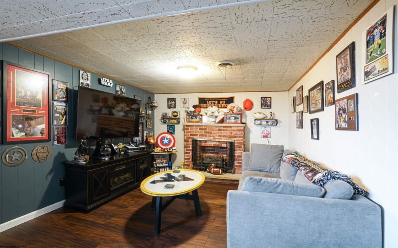 1223 Woodland Crescent, Fairmont, West Virginia 26554, 3 Bedrooms Bedrooms, 7 Rooms Rooms,1 BathroomBathrooms,Single Family Detached,For Sale,Woodland,10160609