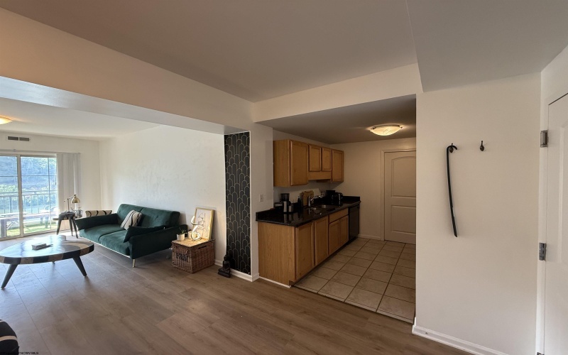 1117 University Avenue, Morgantown, West Virginia 26505, 2 Bedrooms Bedrooms, 5 Rooms Rooms,2 BathroomsBathrooms,Residential Rentals,For Rent,University,10160612