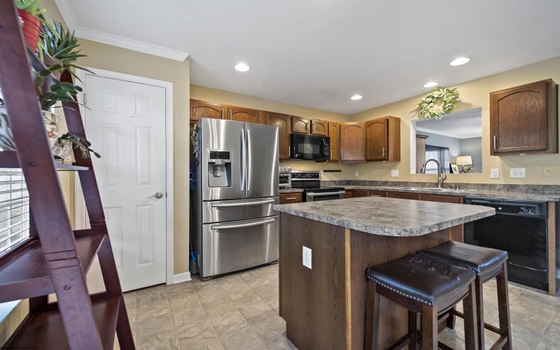 125 Birds Eye View Drive, Morgantown, West Virginia 26501, 3 Bedrooms Bedrooms, 6 Rooms Rooms,2 BathroomsBathrooms,Single Family Attached,For Sale,Birds Eye View,10160628