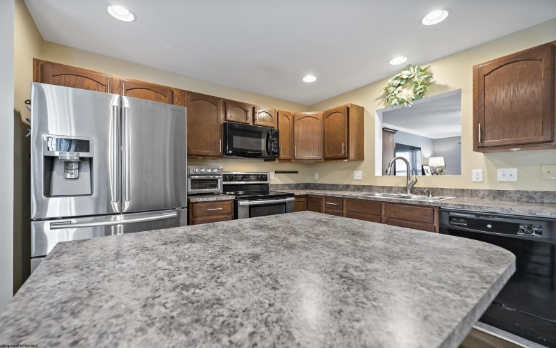 125 Birds Eye View Drive, Morgantown, West Virginia 26501, 3 Bedrooms Bedrooms, 6 Rooms Rooms,2 BathroomsBathrooms,Single Family Attached,For Sale,Birds Eye View,10160628