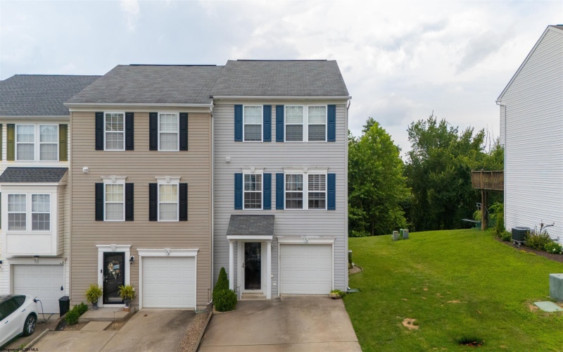 125 Birds Eye View Drive, Morgantown, West Virginia 26501, 3 Bedrooms Bedrooms, 6 Rooms Rooms,2 BathroomsBathrooms,Single Family Attached,For Sale,Birds Eye View,10160628
