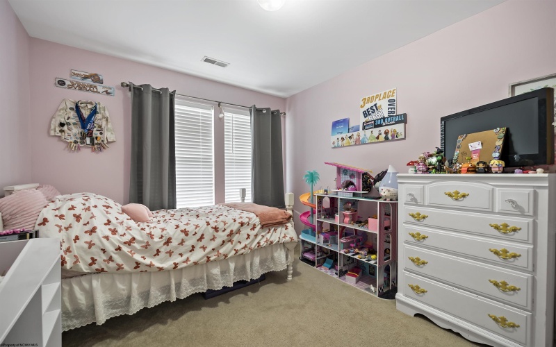 125 Birds Eye View Drive, Morgantown, West Virginia 26501, 3 Bedrooms Bedrooms, 6 Rooms Rooms,2 BathroomsBathrooms,Single Family Attached,For Sale,Birds Eye View,10160628