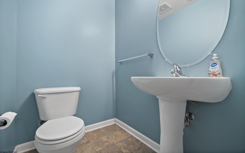 125 Birds Eye View Drive, Morgantown, West Virginia 26501, 3 Bedrooms Bedrooms, 6 Rooms Rooms,2 BathroomsBathrooms,Single Family Attached,For Sale,Birds Eye View,10160628