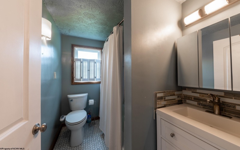 113 Miller Road, Kingwood, West Virginia 26537, 3 Bedrooms Bedrooms, 6 Rooms Rooms,2 BathroomsBathrooms,Single Family Detached,For Sale,Miller,10160626
