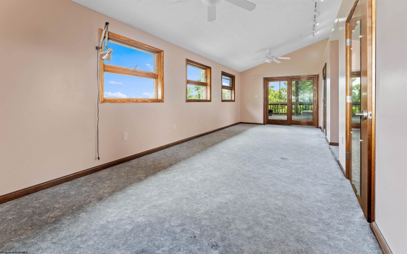 2626 Stewartstown Road, Morgantown, West Virginia 26508, 5 Bedrooms Bedrooms, 15 Rooms Rooms,4 BathroomsBathrooms,Single Family Detached,For Sale,Stewartstown,10160624