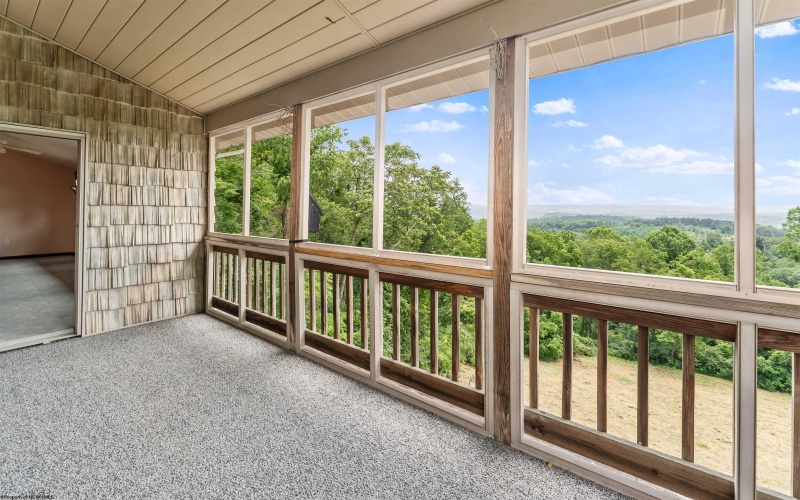 2626 Stewartstown Road, Morgantown, West Virginia 26508, 5 Bedrooms Bedrooms, 15 Rooms Rooms,4 BathroomsBathrooms,Single Family Detached,For Sale,Stewartstown,10160624