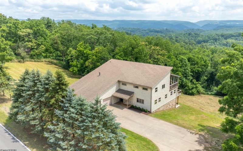 2626 Stewartstown Road, Morgantown, West Virginia 26508, 5 Bedrooms Bedrooms, 15 Rooms Rooms,4 BathroomsBathrooms,Single Family Detached,For Sale,Stewartstown,10160624