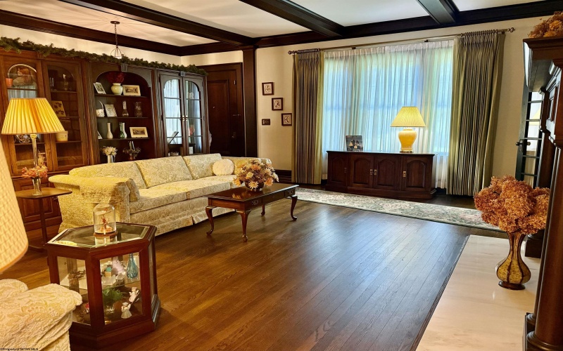 909 7th Street, Fairmont, West Virginia 26554, 4 Bedrooms Bedrooms, 9 Rooms Rooms,2 BathroomsBathrooms,Single Family Detached,For Sale,7th,10160632