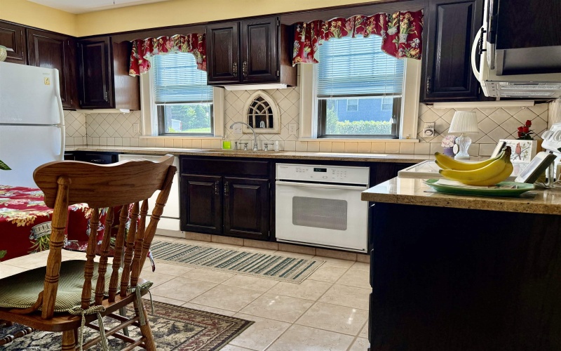 909 7th Street, Fairmont, West Virginia 26554, 4 Bedrooms Bedrooms, 9 Rooms Rooms,2 BathroomsBathrooms,Single Family Detached,For Sale,7th,10160632