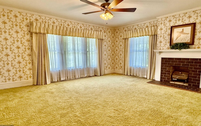 909 7th Street, Fairmont, West Virginia 26554, 4 Bedrooms Bedrooms, 9 Rooms Rooms,2 BathroomsBathrooms,Single Family Detached,For Sale,7th,10160632
