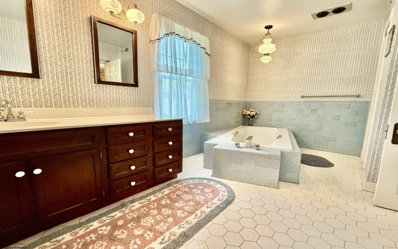 909 7th Street, Fairmont, West Virginia 26554, 4 Bedrooms Bedrooms, 9 Rooms Rooms,2 BathroomsBathrooms,Single Family Detached,For Sale,7th,10160632