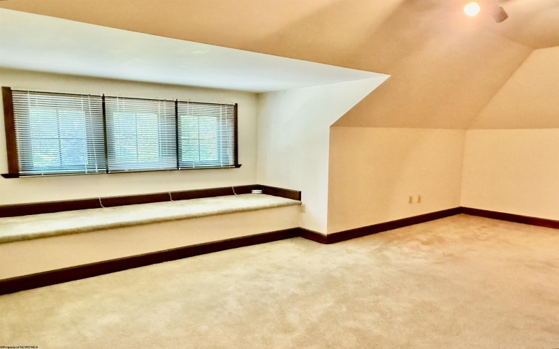 909 7th Street, Fairmont, West Virginia 26554, 4 Bedrooms Bedrooms, 9 Rooms Rooms,2 BathroomsBathrooms,Single Family Detached,For Sale,7th,10160632