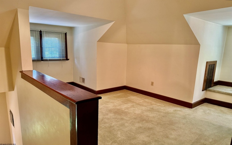 909 7th Street, Fairmont, West Virginia 26554, 4 Bedrooms Bedrooms, 9 Rooms Rooms,2 BathroomsBathrooms,Single Family Detached,For Sale,7th,10160632