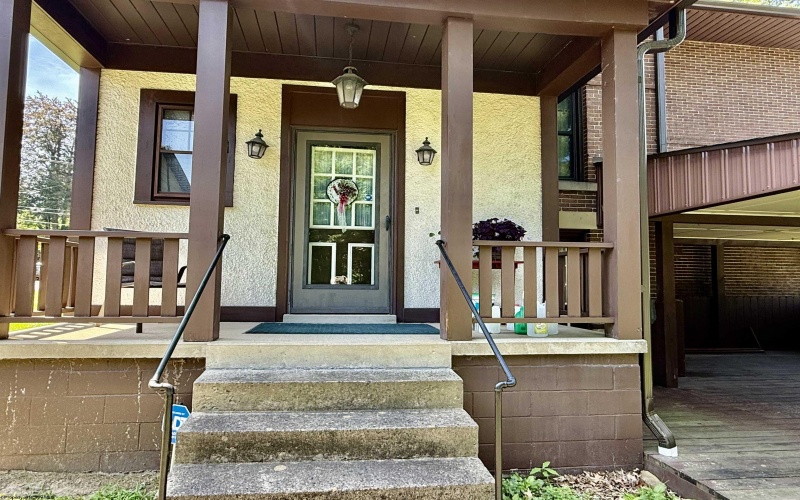 909 7th Street, Fairmont, West Virginia 26554, 4 Bedrooms Bedrooms, 9 Rooms Rooms,2 BathroomsBathrooms,Single Family Detached,For Sale,7th,10160632