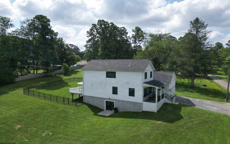 182 Sanford Road, Fairmont, West Virginia 26554, 4 Bedrooms Bedrooms, 10 Rooms Rooms,3 BathroomsBathrooms,Single Family Detached,For Sale,Sanford,10160634