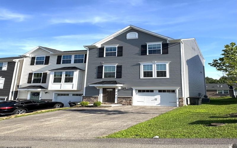 57 Hewstone Court, Morgantown, West Virginia 26501, 3 Bedrooms Bedrooms, 6 Rooms Rooms,2 BathroomsBathrooms,Single Family Attached,For Sale,Hewstone,10160647